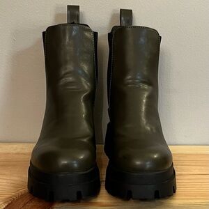 EUC Zara Chunky Olive Green boots, size EU 38